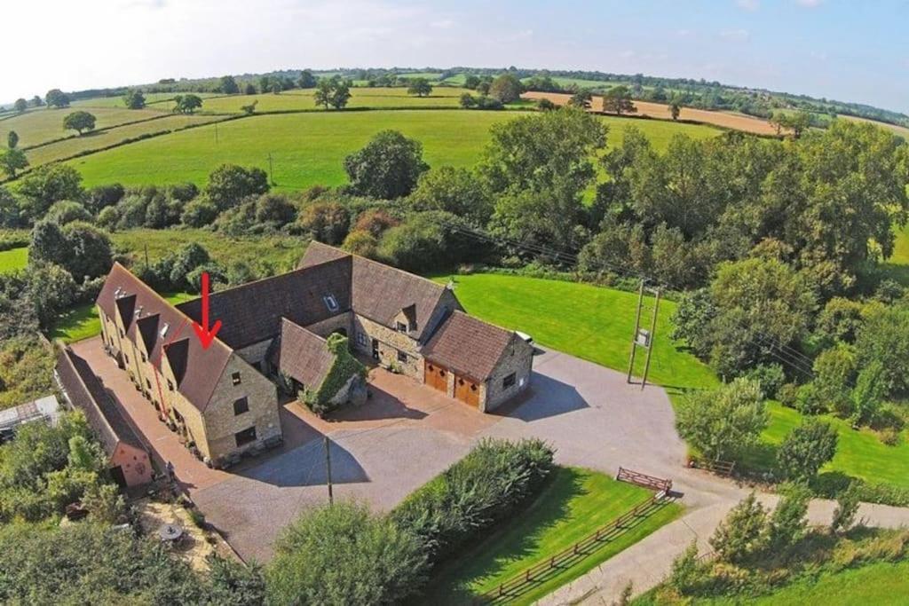 הוילה Kingswood  Relaxing Retreat On The Edge Of The Cotswolds מראה חיצוני תמונה