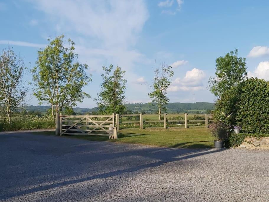 הוילה Kingswood  Relaxing Retreat On The Edge Of The Cotswolds מראה חיצוני תמונה